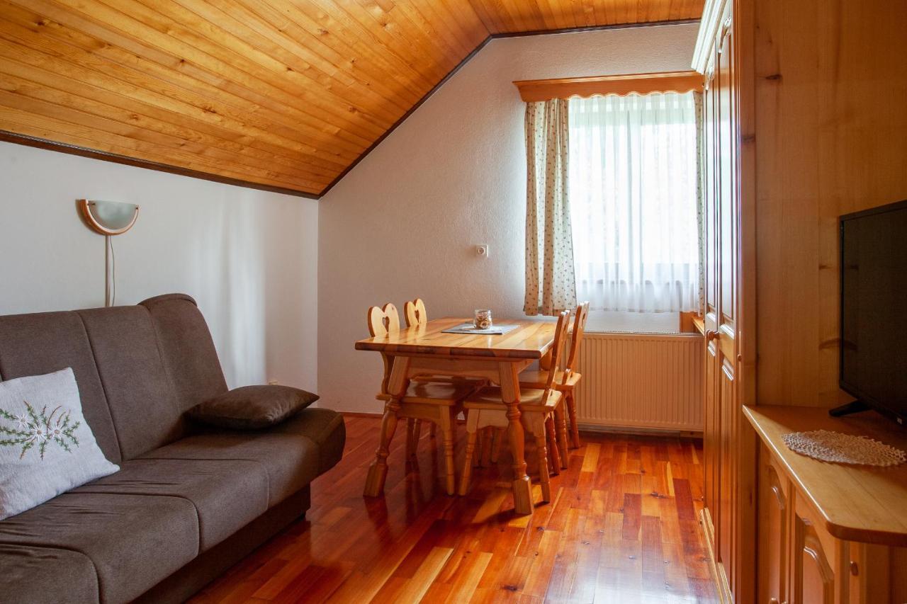 Farmstay&Glamping Visocnik Ljubno Buitenkant foto